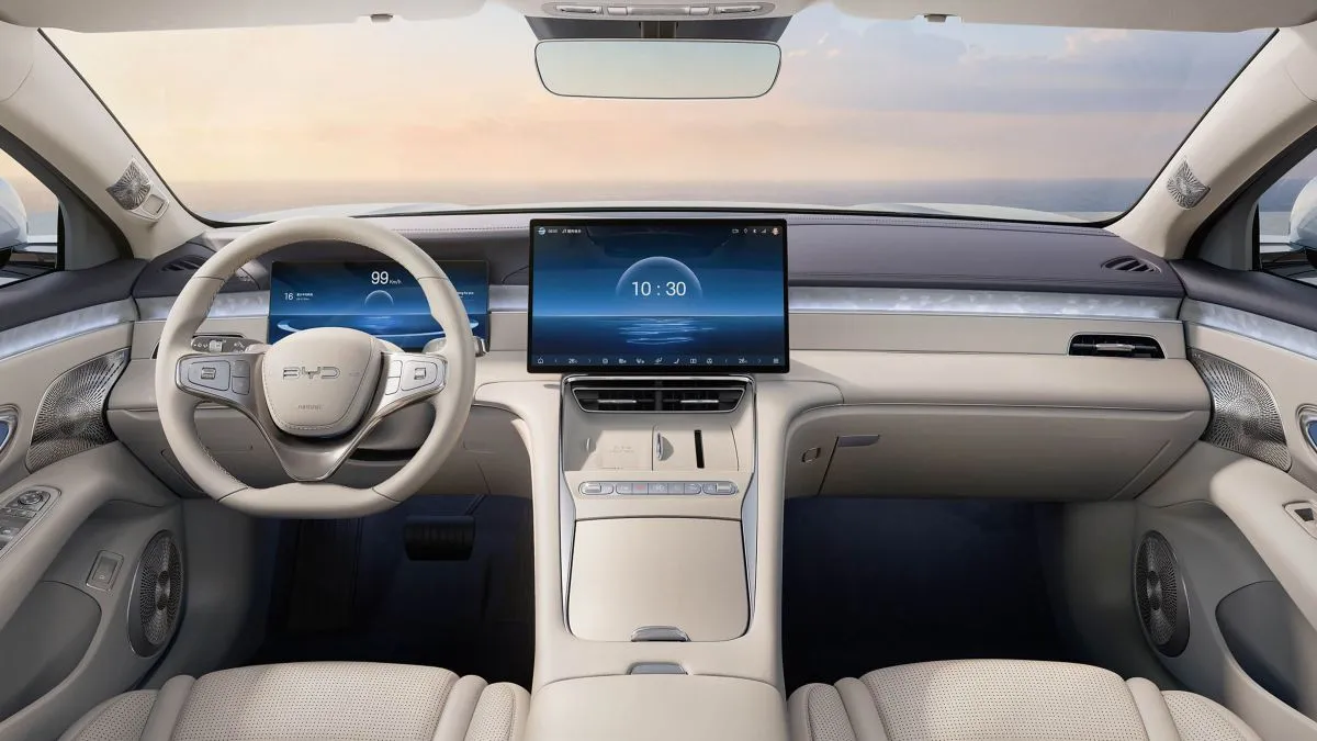 Флагманский «тюлень» BYD Seal 08 рассекречен в Китае