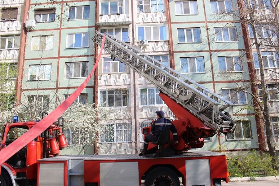 Эвакуированная при пожаре на Рышкановке женщина доставлена в больницу