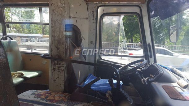 В киевской маршрутке произошел взрыв, есть раненые