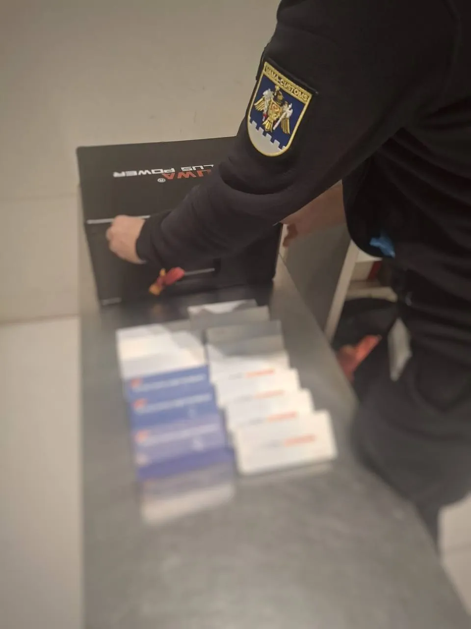 Трое украинцев пытались ввезти в Молдову стоматологическое оборудование