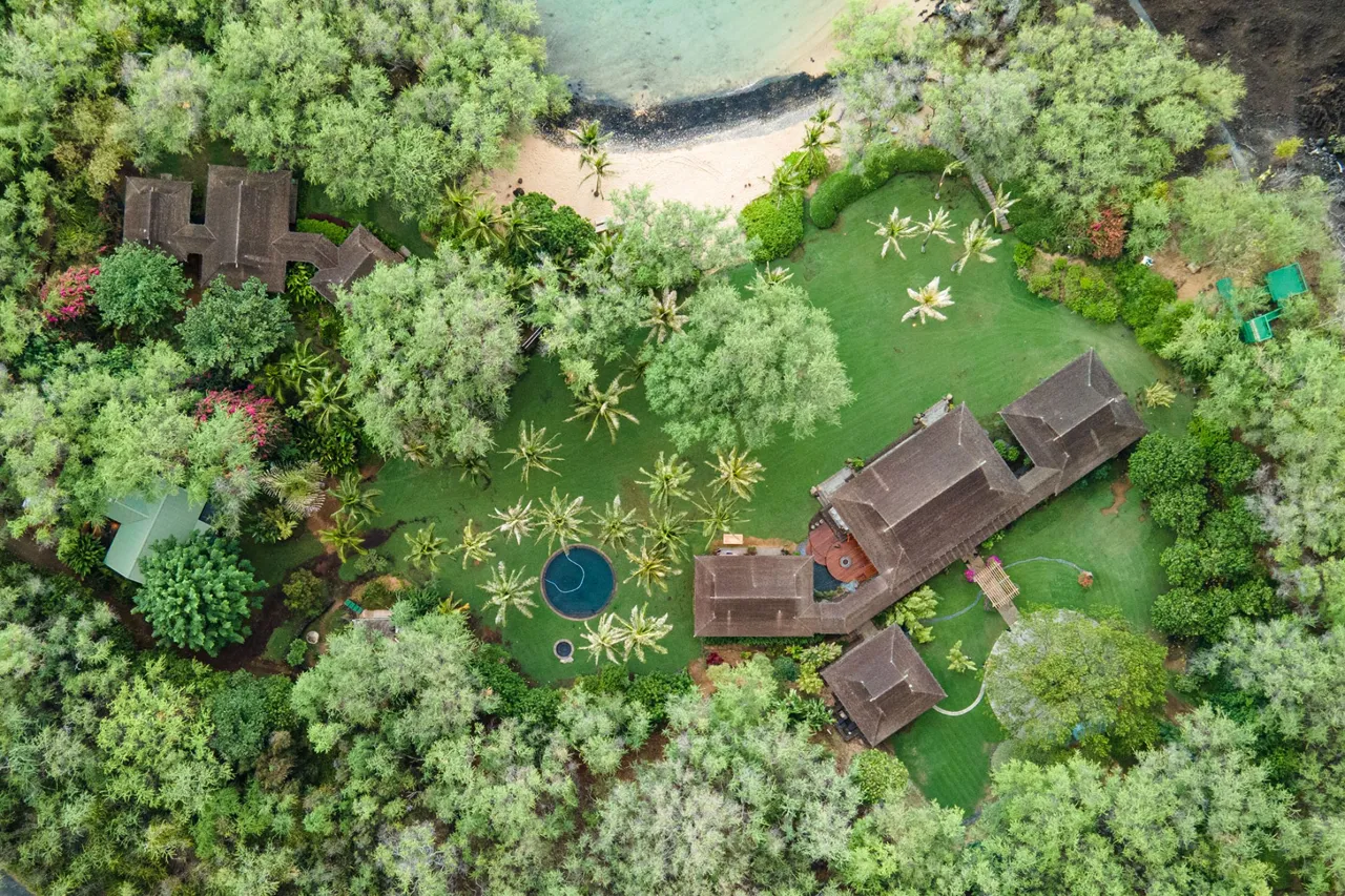 "Бункер миллиардеров": Джефф Безос купил особняк на острове Индиан-Крик