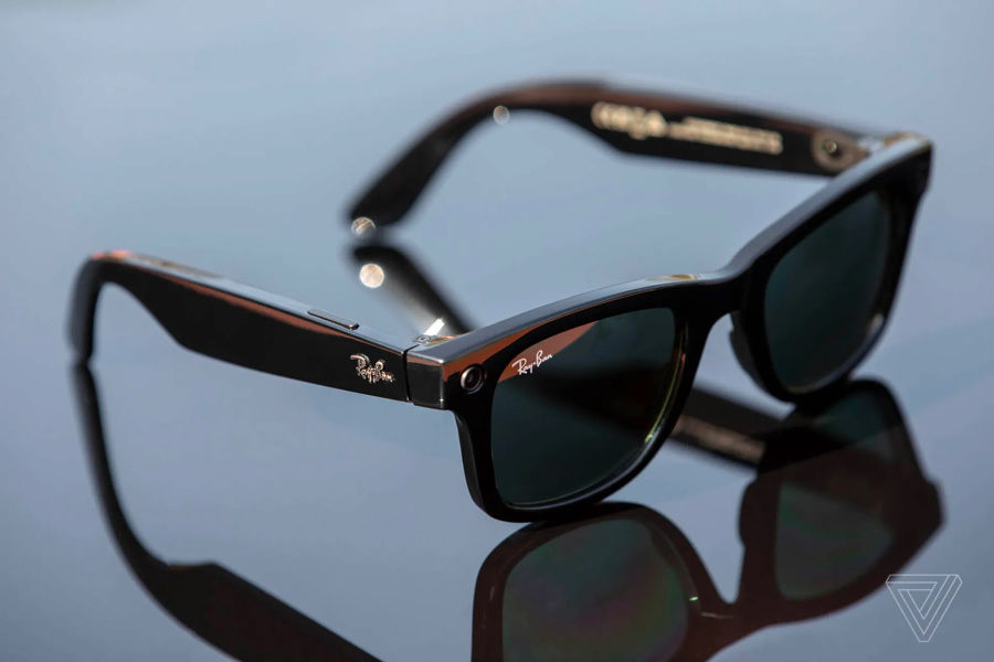 Facebook и Ray-Ban выпустили "умные" очки: названы цена и возможности