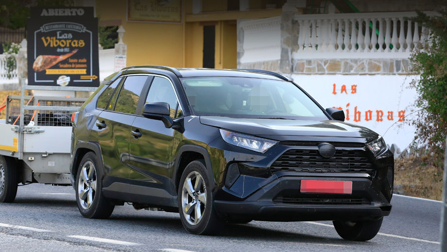 Toyota тестирует RAV4 Plug-In в Европе