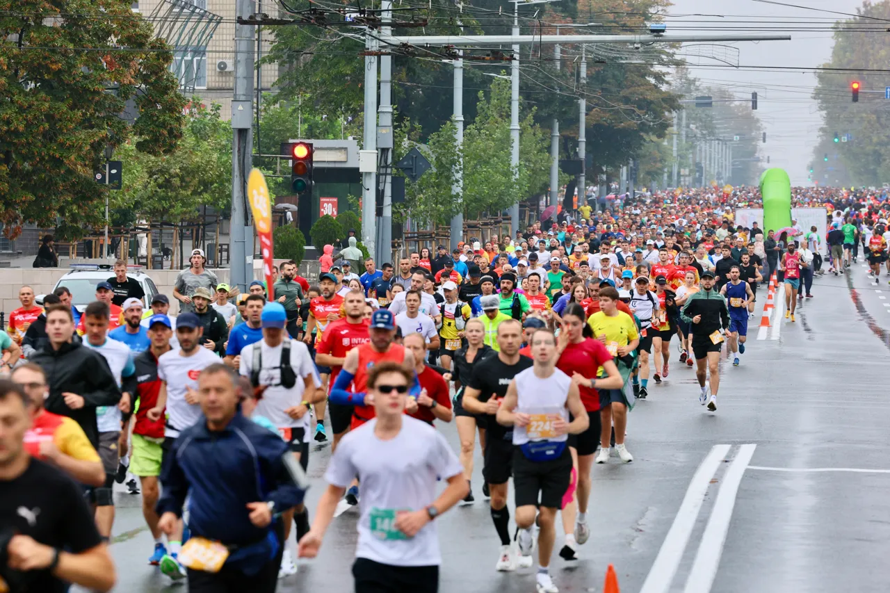 Sporter собрал более 10 000 бегунов на maib | Mastercard Chisinau Marathon 2026
