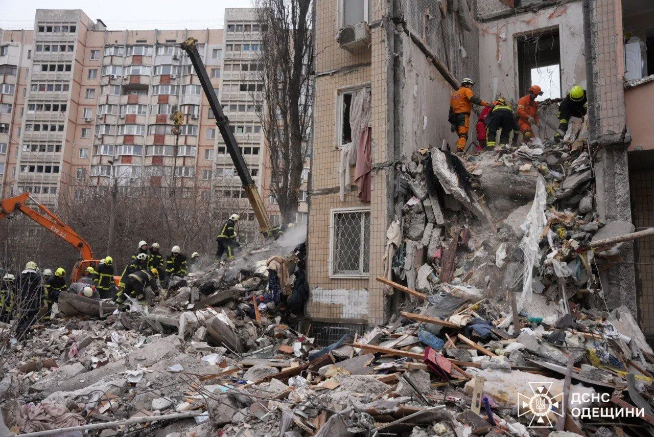 Число жертв российского удара по Одессе возросло до 10