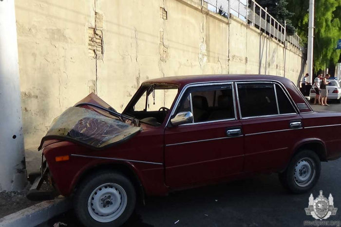 В Бендерах водитель въехал в железобетонную опору линии электропередач