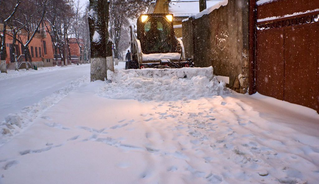 La Orhei s-a lucrat la capacitate maximă la deszăpezirea drumurilor