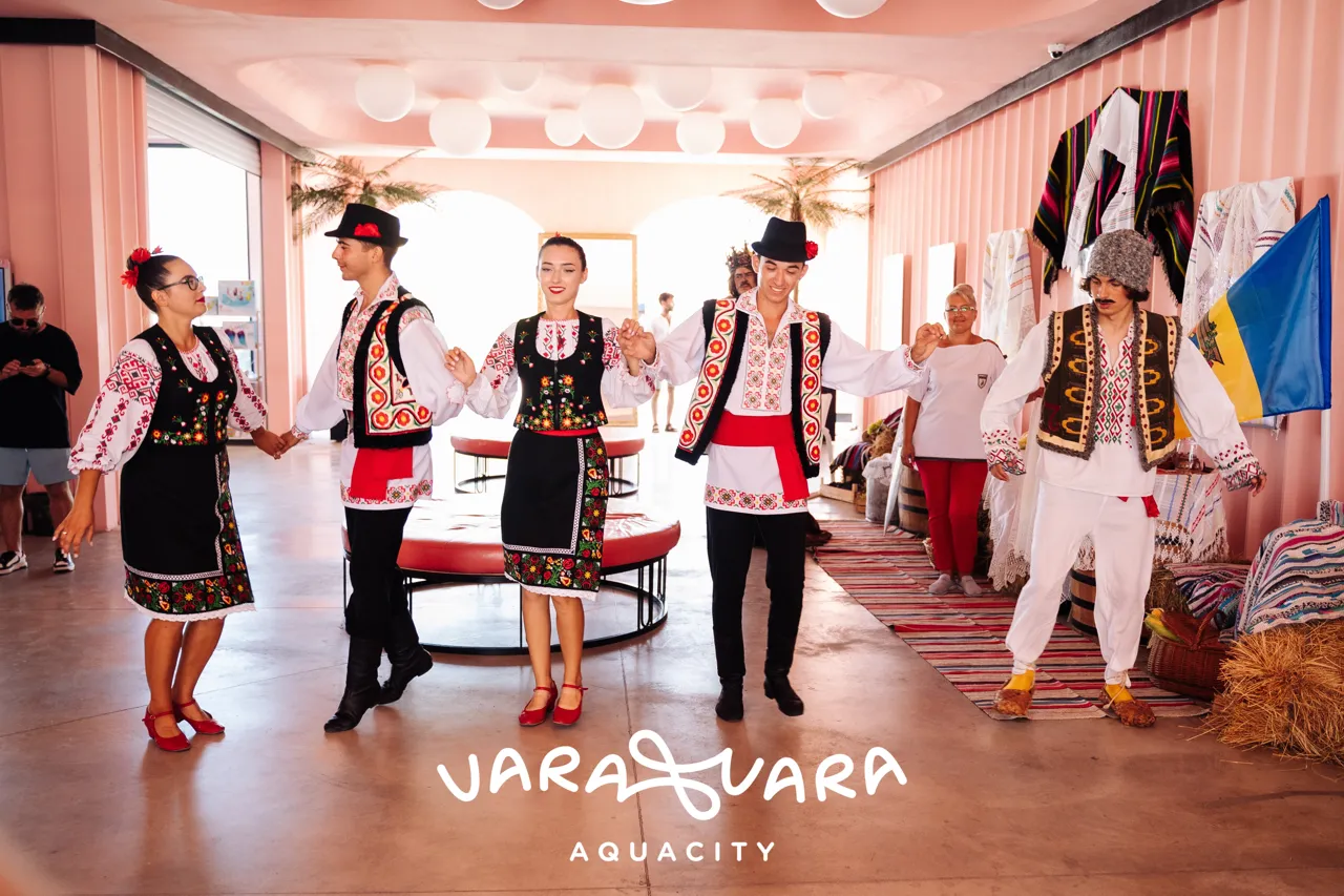 Самая большая хора в бассейне VaraVara!