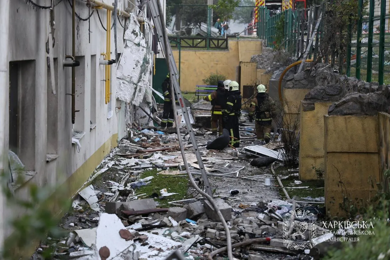Dronele rusești au lovit un bloc de locuințe din Harkov: Există persoane rănite
