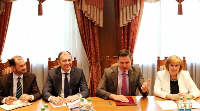 Глава МИДЕИ принял представителей Всемирного еврейского конгресса