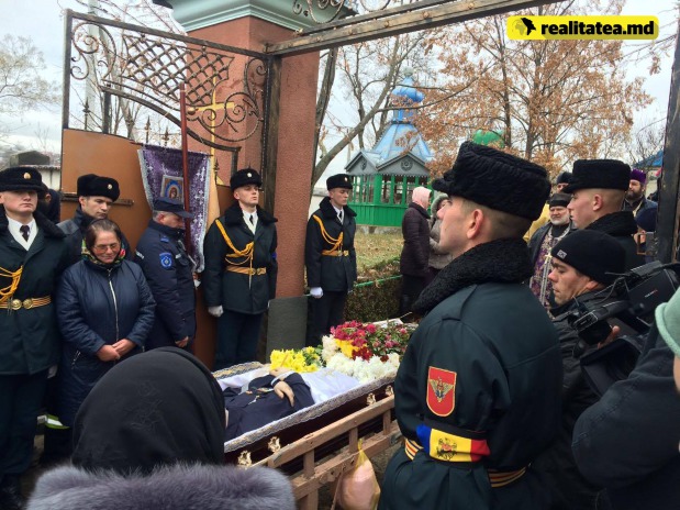 Пожарного-героя Ивана Ногайлыка проводили в последний путь