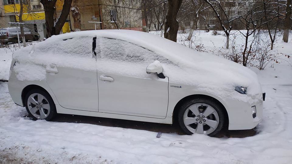 На Ботанике автоворы "выпотрошили" Toyota Prius