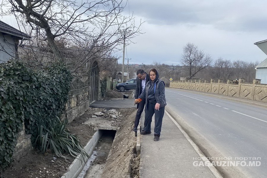 Сэкономили на качестве: в селе Баурчи начали проваливаться новые бордюры