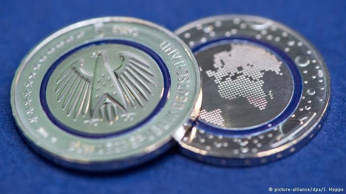 В Германии появились монеты номиналом пять евро