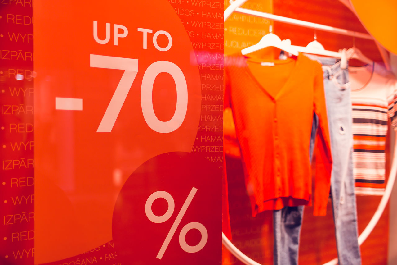 Период подарков и сюрпризов продолжается! В Shopping MallDova вас ждут скидки до 70% ®
