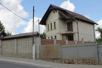 Judecătoarea cu imobil de lux, care vinde maşini cu 10.000 de lei, a fost promovată de CSM la Curtea de Apel