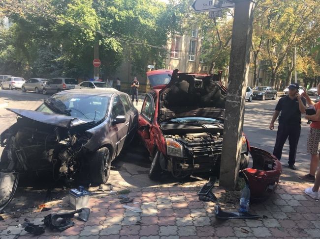 В ДТП на ул. Болгарской и Щусева пострадал 17-летний подросток