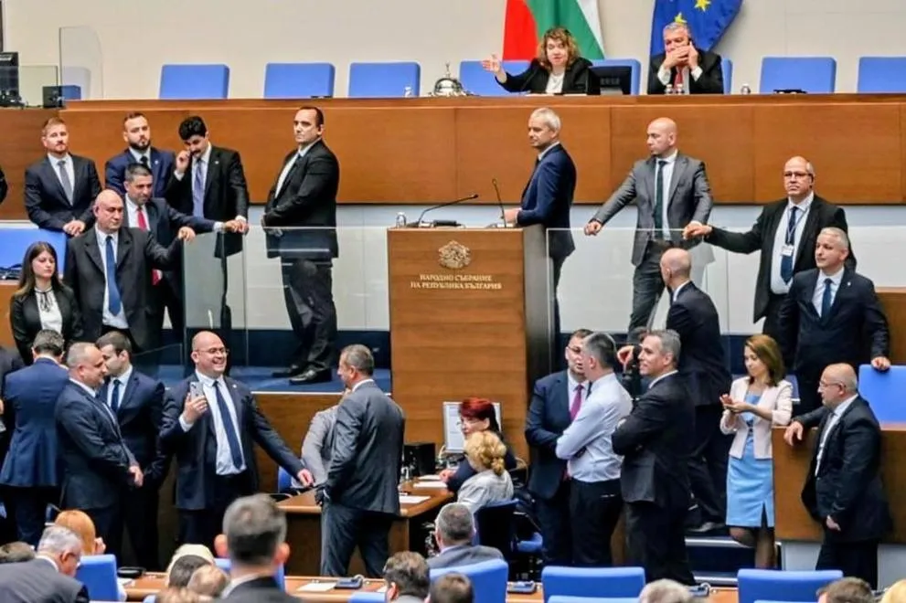 Conflicte în Parlamentul Bulgariei din cauza aderării la zona euro
