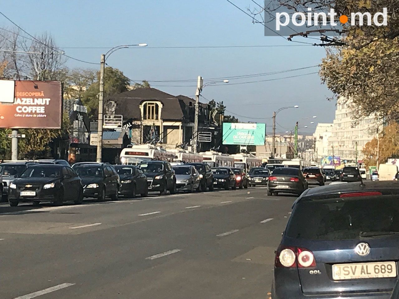 В столице произошла цепная авария с участием трех автомобилей