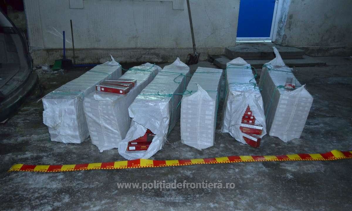 Пограничники Румынии нашли у молдаванина 7 400 пачек контрабандных сигарет