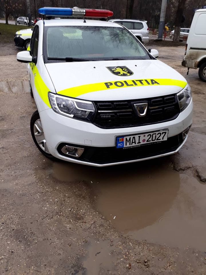 Bălți: Un accident cu implicarea unui echipaj de poliție, evitat