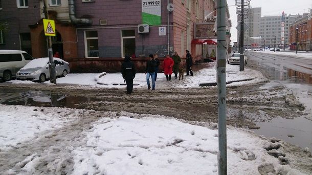 Погодная аномалия в России: Красноярск засыпало снегом