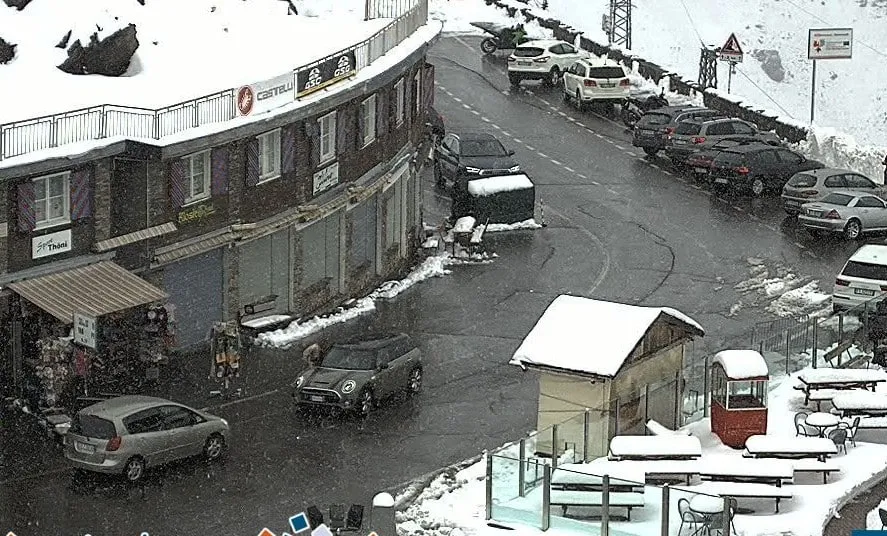 В итальянском городке выпал снег