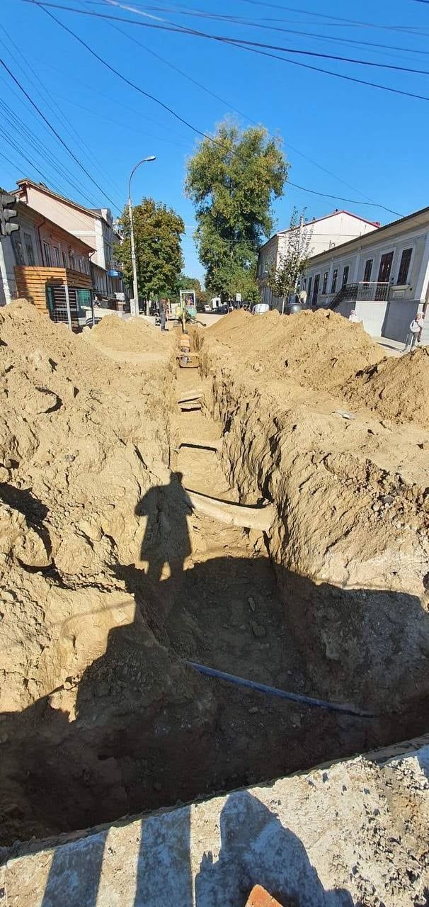 Ремонт водопроводных сетей на улице Александру чел Бун завершается