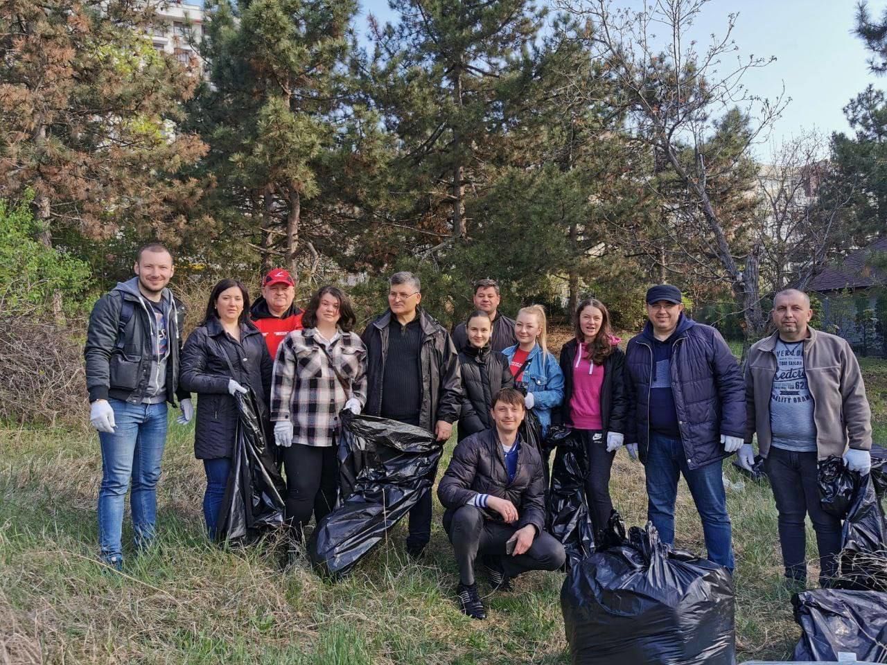 Около 800 человек в столице приняли участие в «Весенней генеральной уборке»