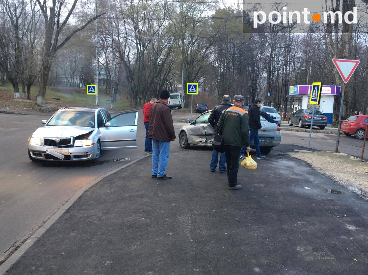 Момент столкновения двух легковушек на Буюканах попал на видео
