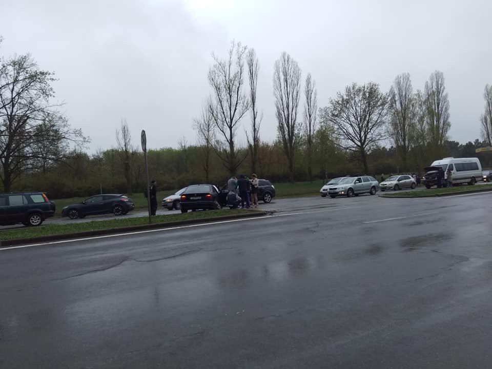 Авария на бульваре Дачия парализовала движение транспорта
