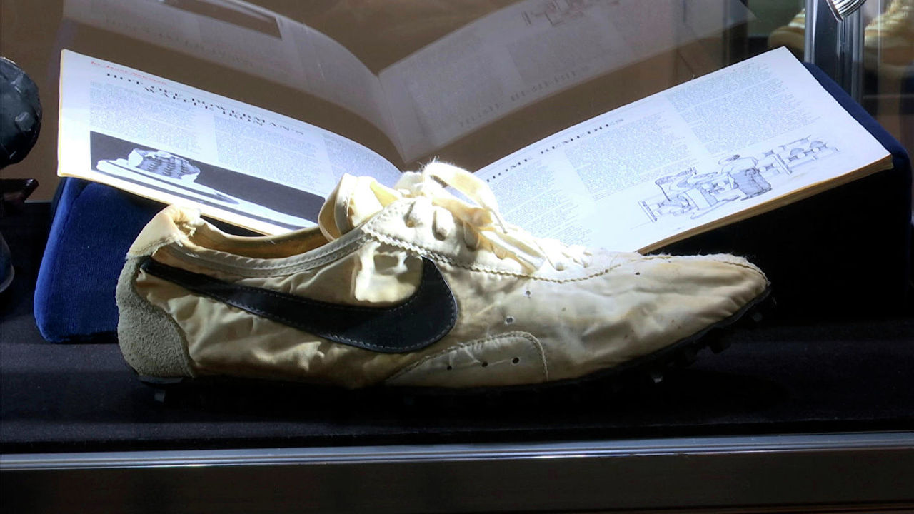 В США пару кроссовок Nike продали за 437 тысяч долларов