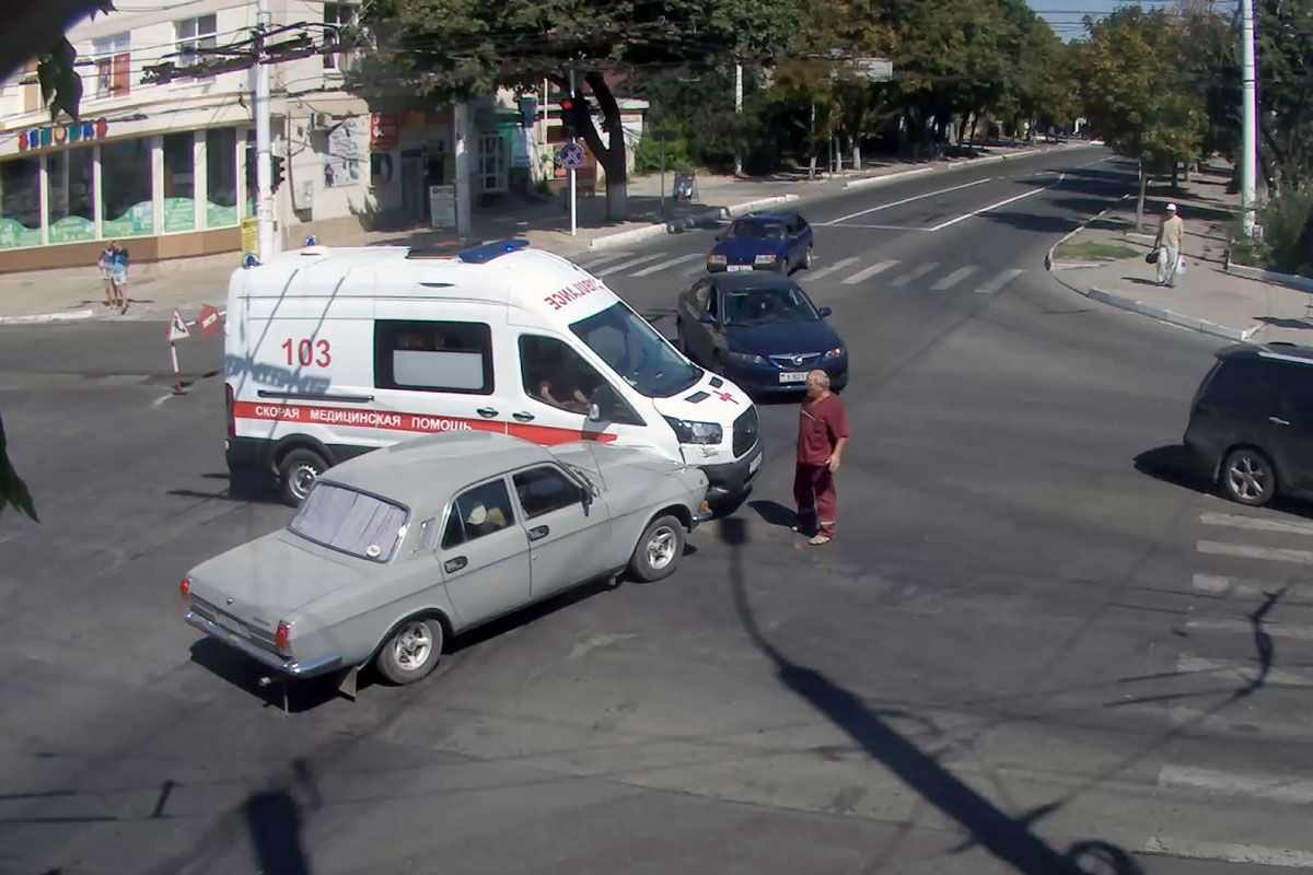 В Тирасполе в результате ДТП пострадал врач, находившийся в салоне "скорой помощи"