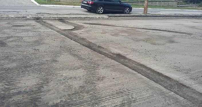 В Кишиневе на дороге оставили "неизвестные письмена"