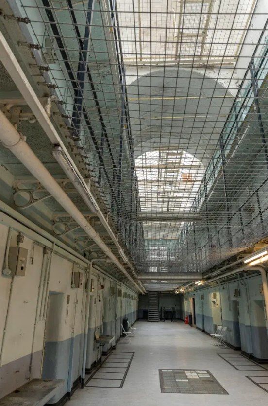 Туристов пустят переночевать в старейшей тюрьме Великобритании
