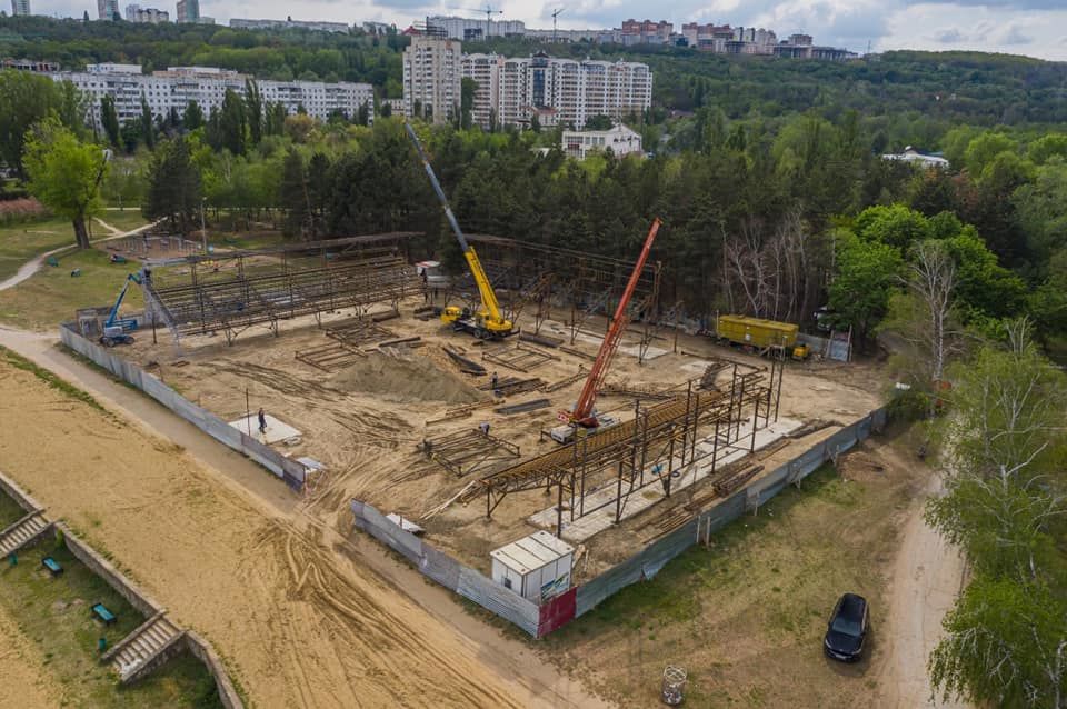 Брынзанюк: Строительство стадиона в парке "Ла извор" закончат в срок
