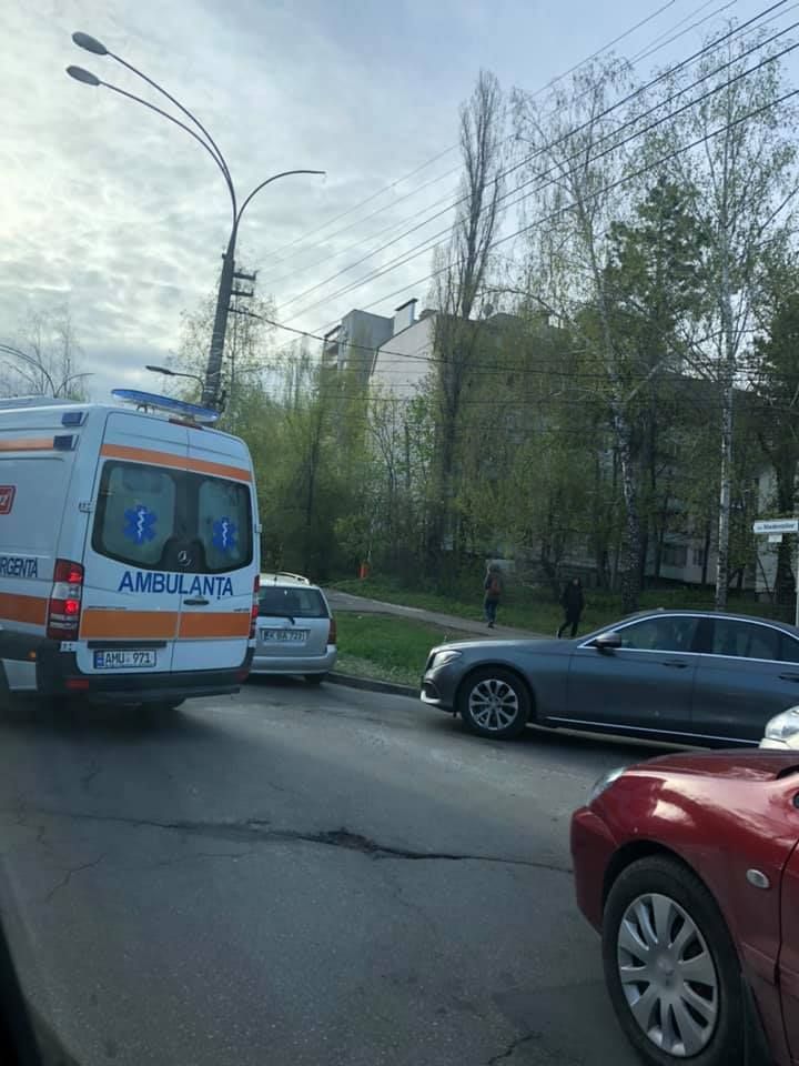 Мотоциклист попал в больницу после ДТП на Рышкановке