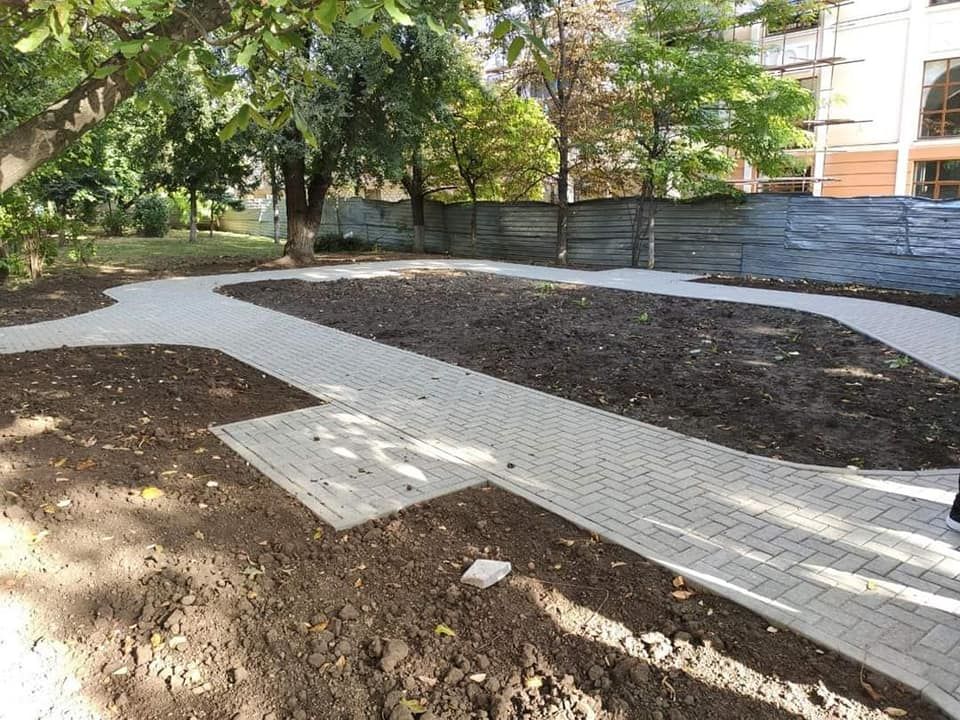 На Ботанике обустраивают сквер Святого Дмитрия