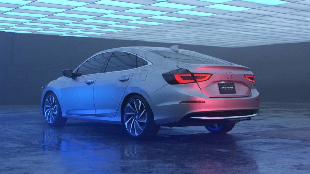 Honda показала свой новый гибридный седан