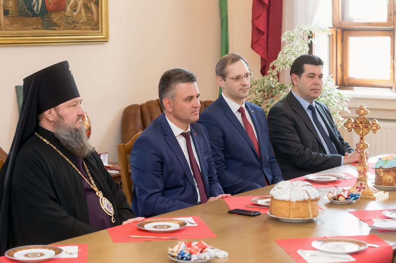 Красносельский встретился с представителем Папы Римского