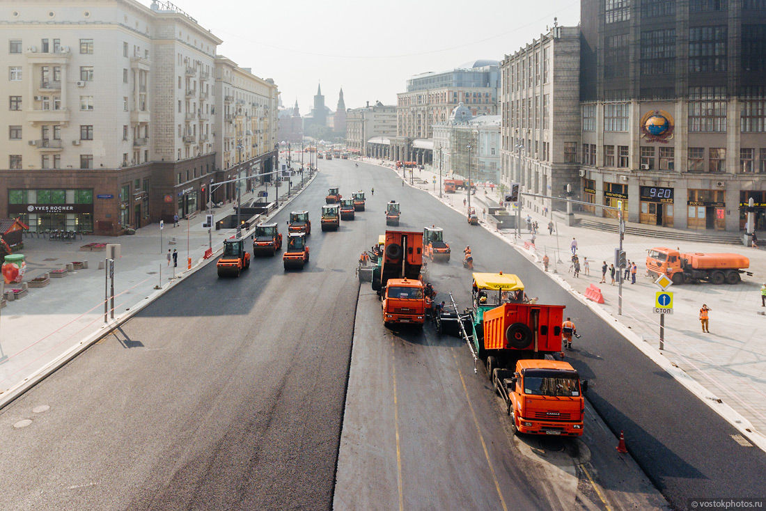 В Москве 32 тысячи м2 асфальта уложили за сутки