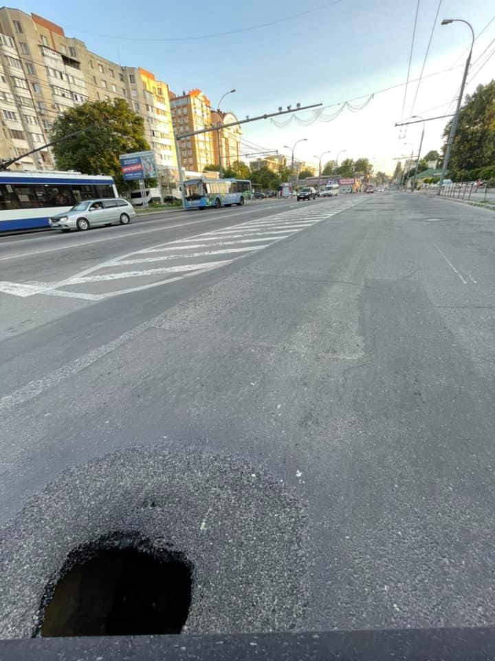 В Кишиневе на улице Измаильской после ремонта образовалась дыра