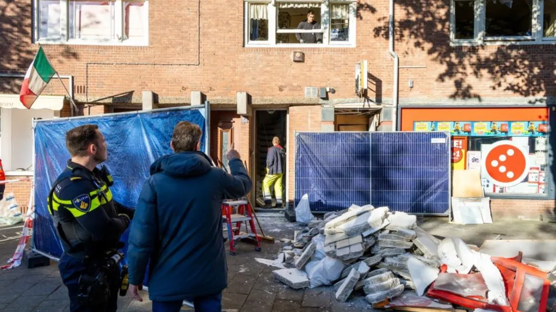 Un bancomat a explodat în Amsterdam: 14 locuințe au fost afectate