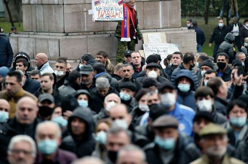 В Ереване проходит митинг с требованием отставки Пашиняна