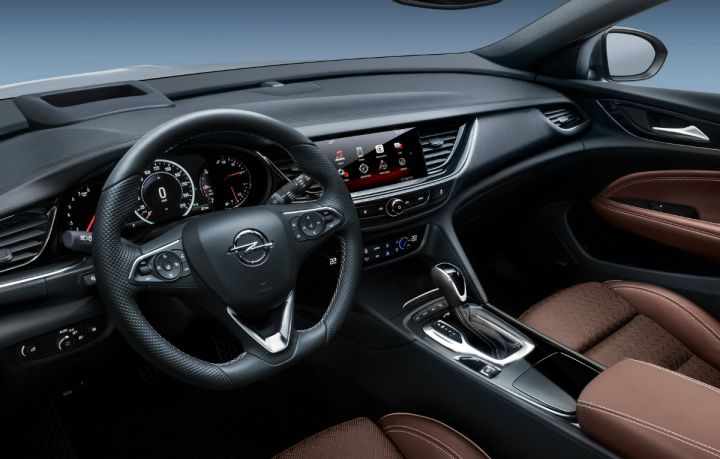 Opel nu renunţă la maşinile de familie clasice