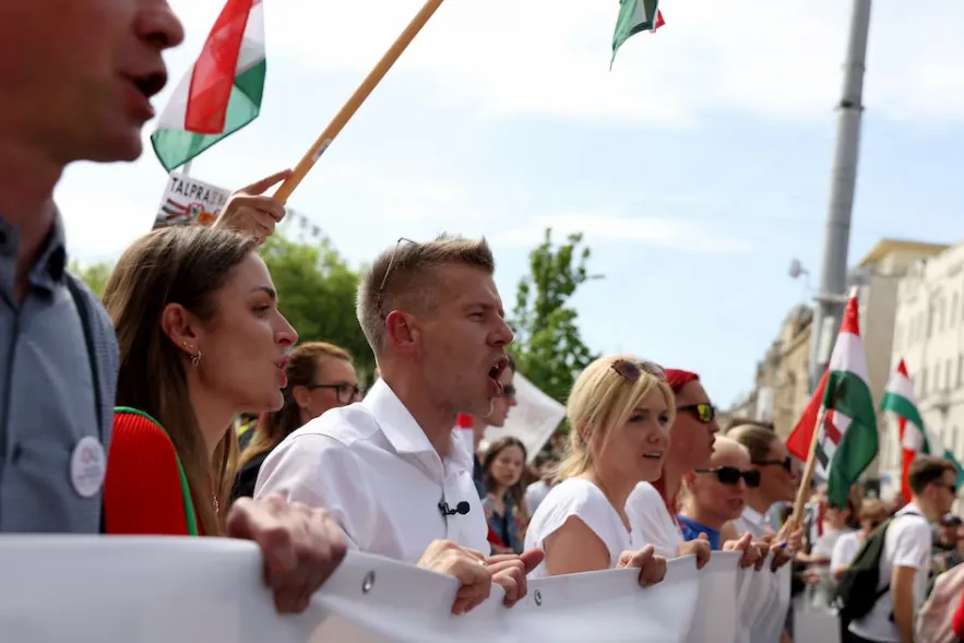 В Будапеште десятки тысяч человек вышли на акцию против Орбана