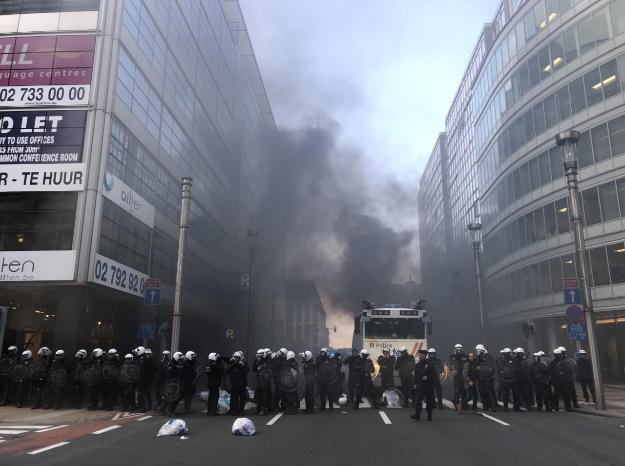 "Жёлтые жилеты" устроили акцию протеста в Брюсселе