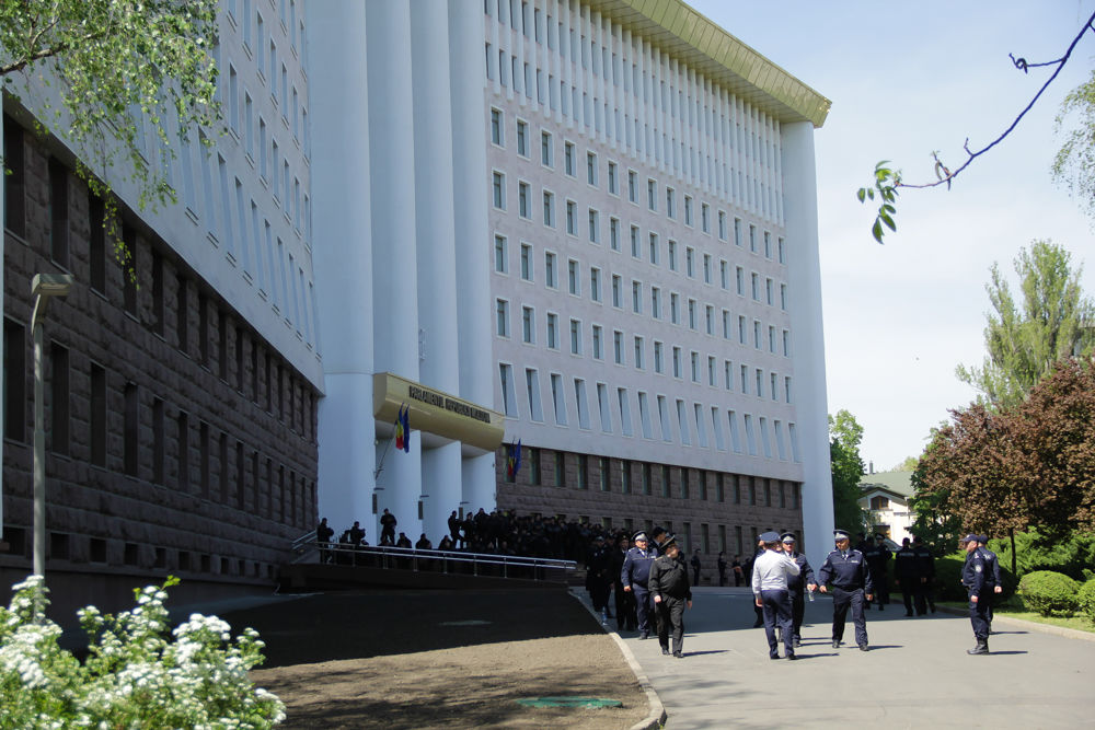 Дом Плахотнюка защищали в десятки раз больше полицейских, чем здание правительства