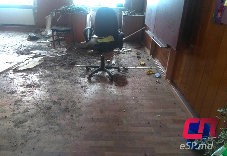 В Бельцах история с падением потолка в лицее получила продолжение