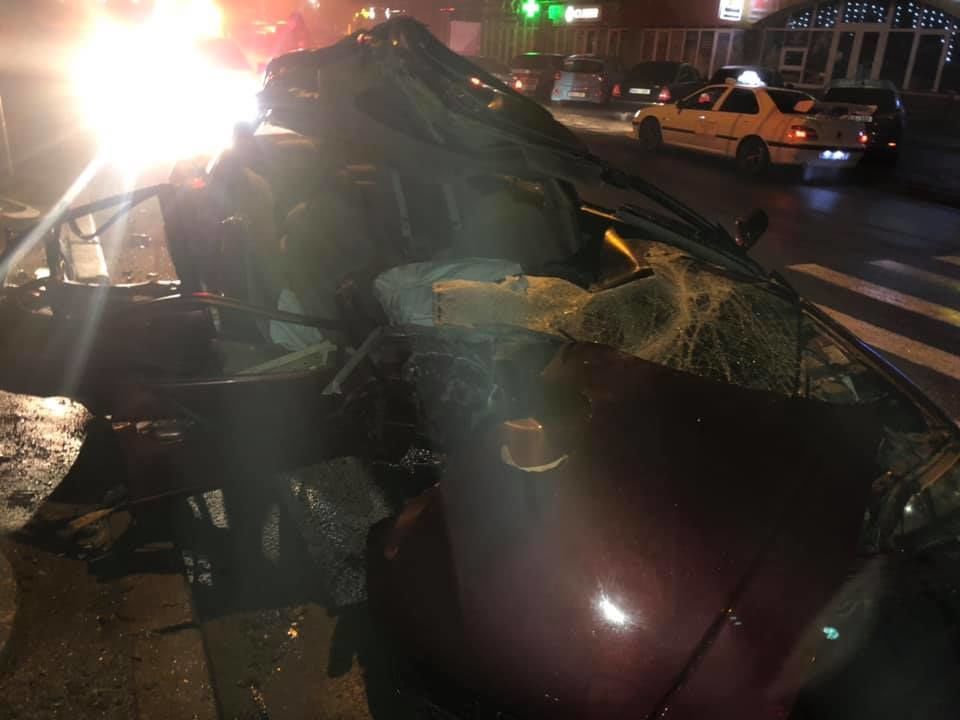 В столице произошло ДТП: пьяный водитель врезался в дерево